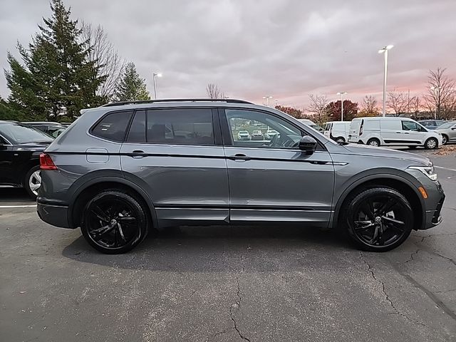 2024 Volkswagen Tiguan SE R-Line Black