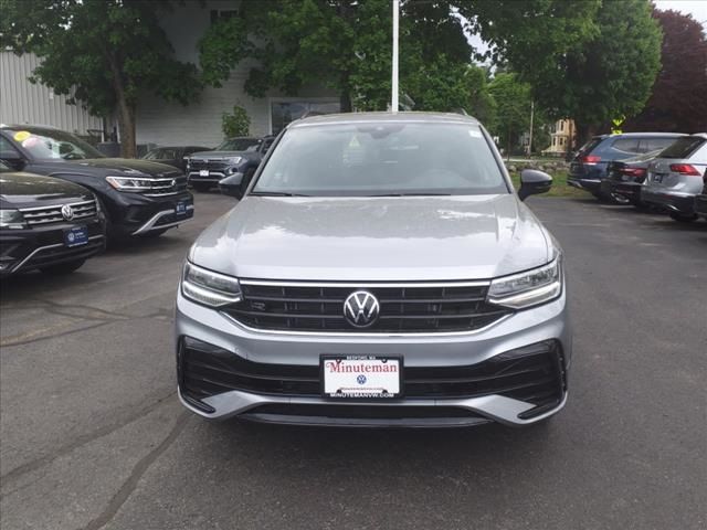 2024 Volkswagen Tiguan SE R-Line Black