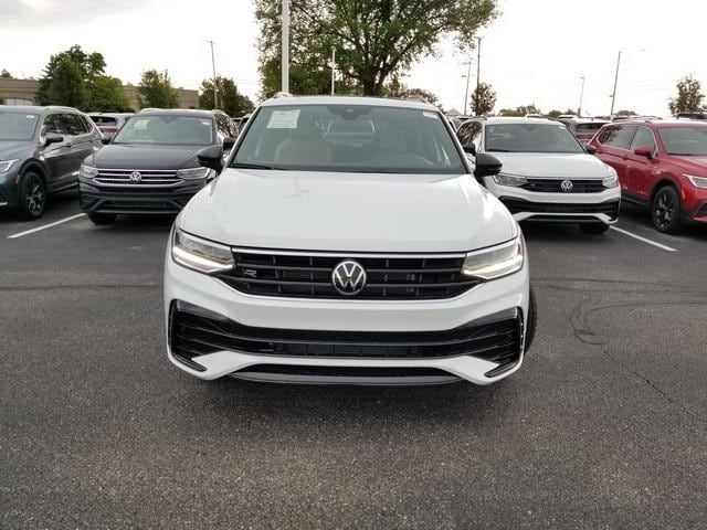 2024 Volkswagen Tiguan SE R-Line Black