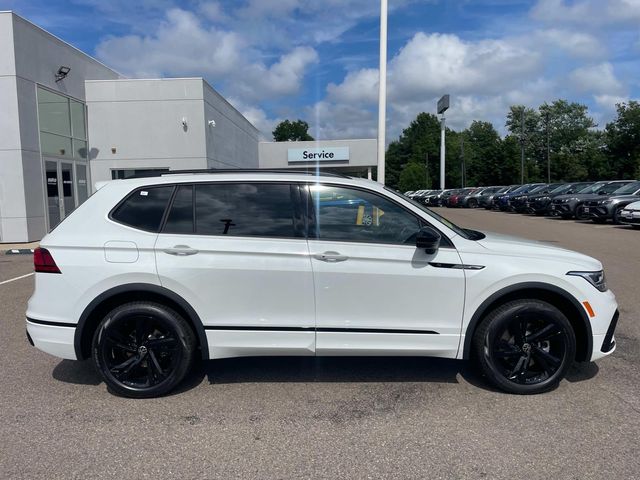 2024 Volkswagen Tiguan SE R-Line Black