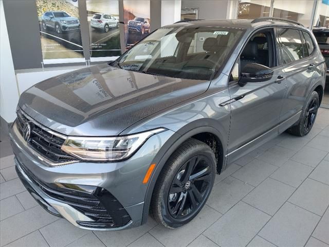 2024 Volkswagen Tiguan SE R-Line Black