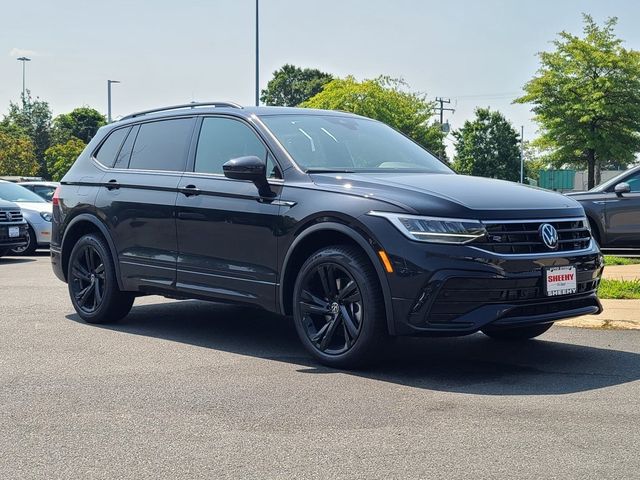 2024 Volkswagen Tiguan SE R-Line Black