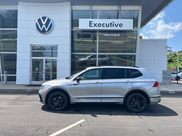 2024 Volkswagen Tiguan SE R-Line Black