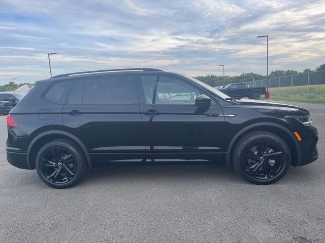 2024 Volkswagen Tiguan SE R-Line Black