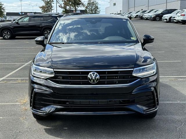 2024 Volkswagen Tiguan SE R-Line Black