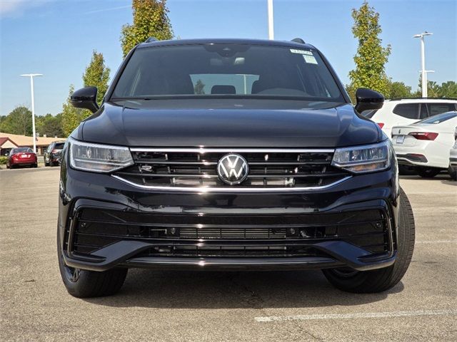 2024 Volkswagen Tiguan SE R-Line Black