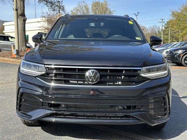 2024 Volkswagen Tiguan SE R-Line Black