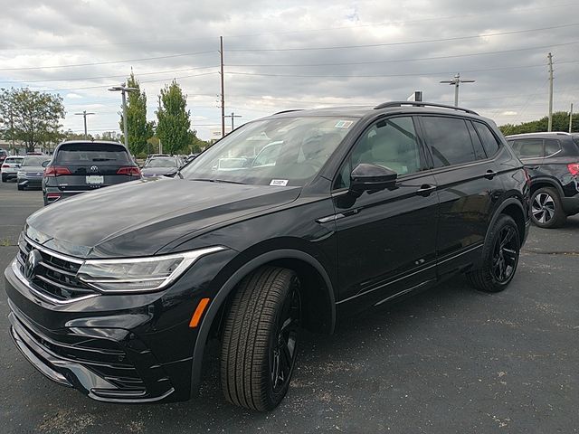 2024 Volkswagen Tiguan/Taos SE R-Line Black