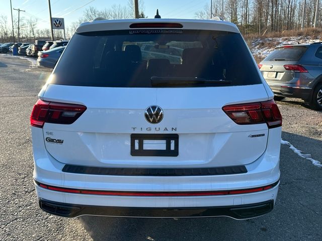 2024 Volkswagen Tiguan/Taos SE R-Line Black