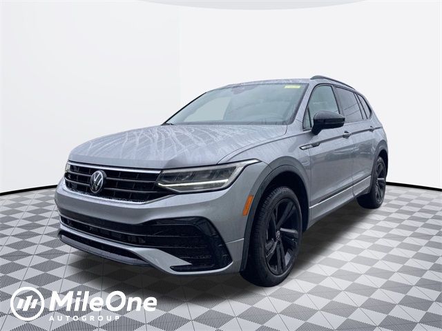 2024 Volkswagen Tiguan/Taos SE R-Line Black