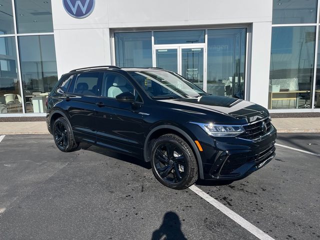 2024 Volkswagen Tiguan SE R-Line Black