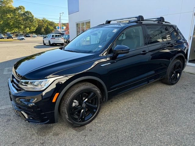 2024 Volkswagen Tiguan/Taos SE R-Line Black