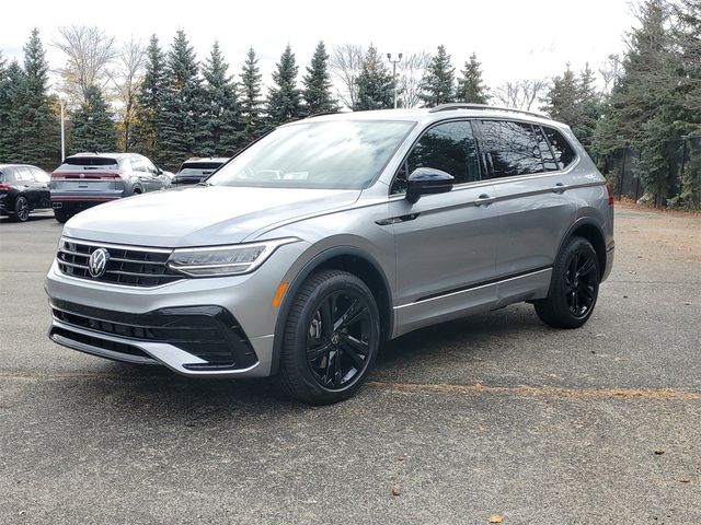 2024 Volkswagen Tiguan/Taos SE R-Line Black