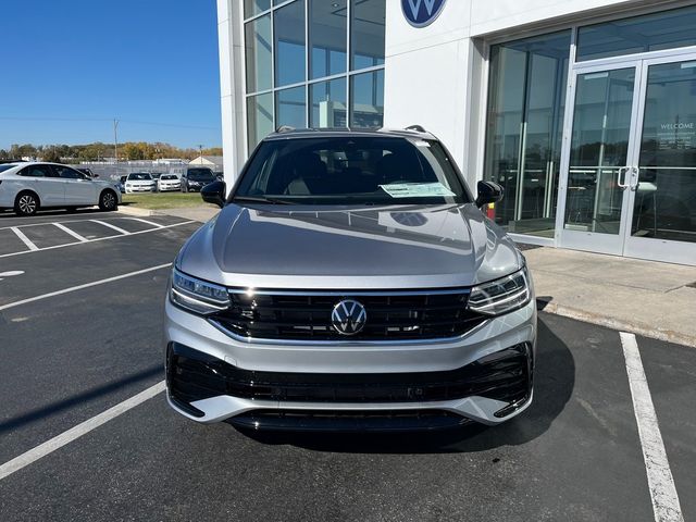 2024 Volkswagen Tiguan SE R-Line Black