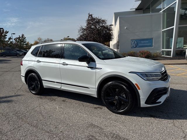 2024 Volkswagen Tiguan/Taos SE R-Line Black