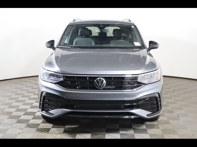 2024 Volkswagen Tiguan/Taos SE R-Line Black