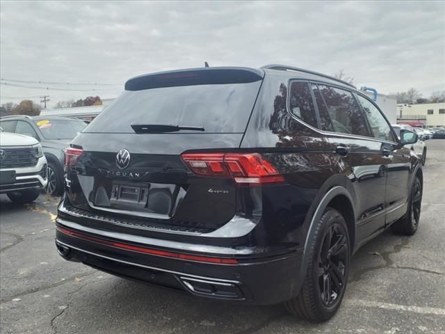2024 Volkswagen Tiguan SE R-Line Black