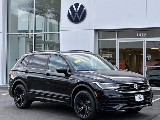 2024 Volkswagen Tiguan SE R-Line Black