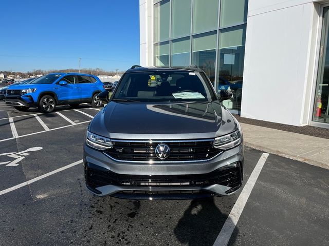 2024 Volkswagen Tiguan SE R-Line Black