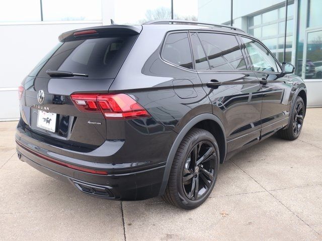 2024 Volkswagen Tiguan SE R-Line Black