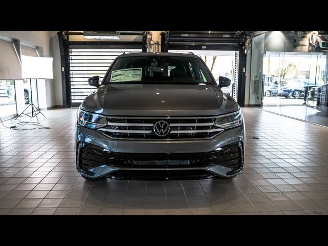 2024 Volkswagen Tiguan SE R-Line Black