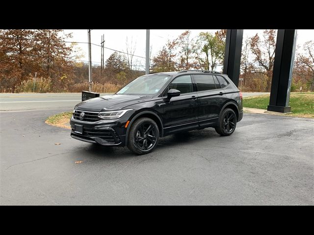 2024 Volkswagen Tiguan SE R-Line Black