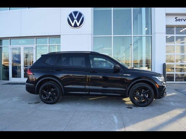 2024 Volkswagen Tiguan SE R-Line Black