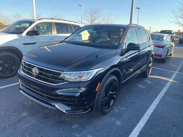 2024 Volkswagen Tiguan SE R-Line Black