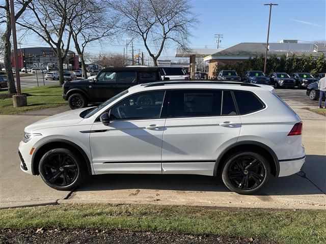 2024 Volkswagen Tiguan SE R-Line Black