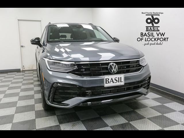 2024 Volkswagen Tiguan SE R-Line Black