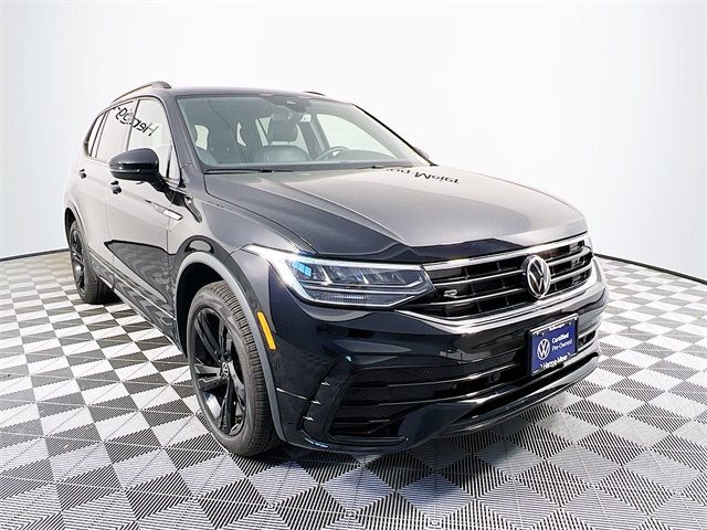 2024 Volkswagen Tiguan SE R-Line Black