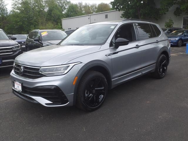 2024 Volkswagen Tiguan SE R-Line Black