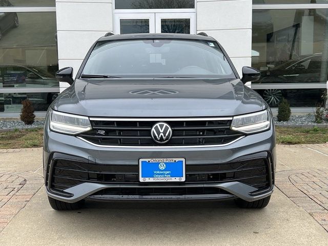 2024 Volkswagen Tiguan SE R-Line Black