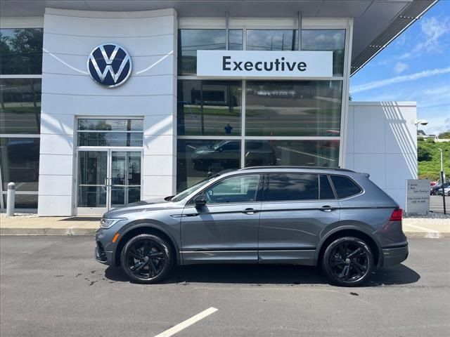 2024 Volkswagen Tiguan SE R-Line Black