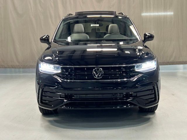 2024 Volkswagen Tiguan SE R-Line Black