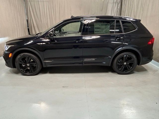 2024 Volkswagen Tiguan SE R-Line Black