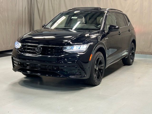 2024 Volkswagen Tiguan SE R-Line Black