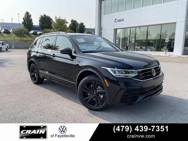 2024 Volkswagen Tiguan SE R-Line Black