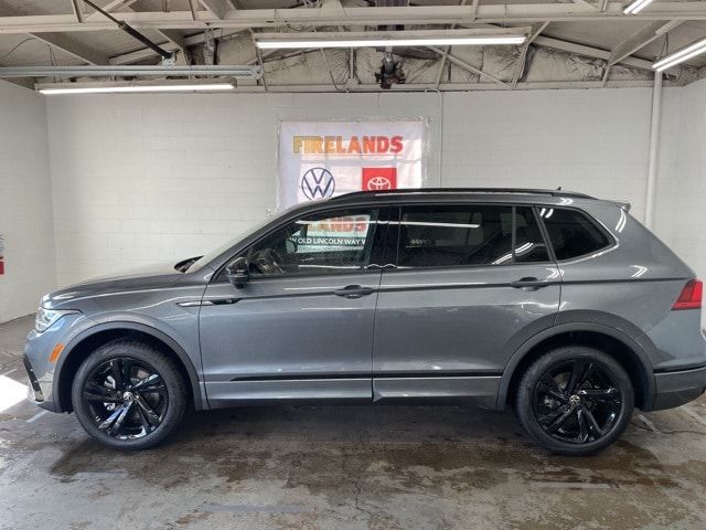 2024 Volkswagen Tiguan SE R-Line Black