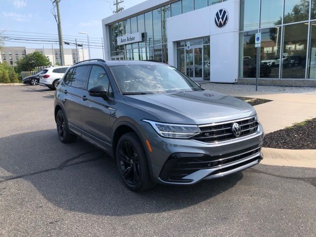 2024 Volkswagen Tiguan SE R-Line Black