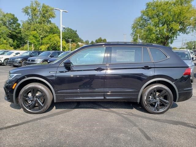 2024 Volkswagen Tiguan SE R-Line Black