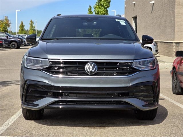 2024 Volkswagen Tiguan SE R-Line Black