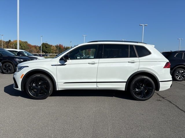 2024 Volkswagen Tiguan SE R-Line Black