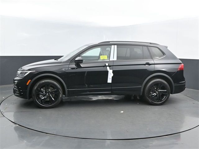 2024 Volkswagen Tiguan/Taos SE R-Line Black