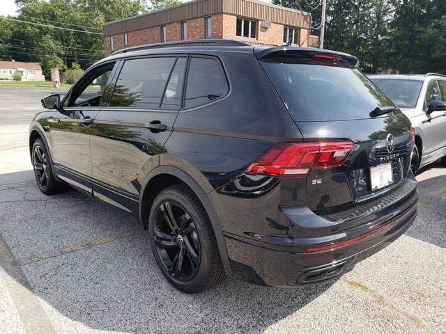 2024 Volkswagen Tiguan SE R-Line Black