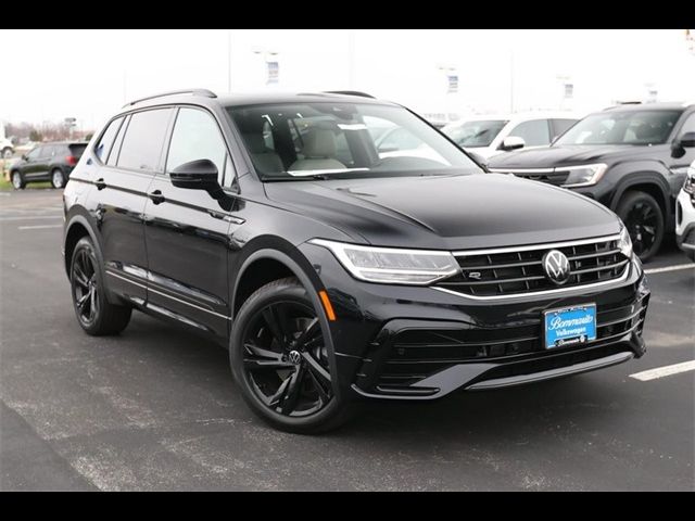 2024 Volkswagen Tiguan SE R-Line Black