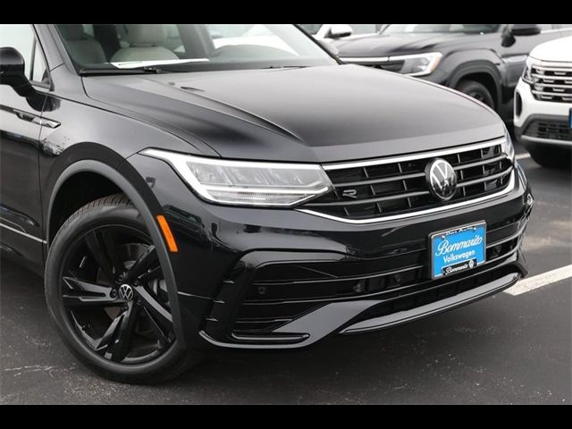 2024 Volkswagen Tiguan SE R-Line Black