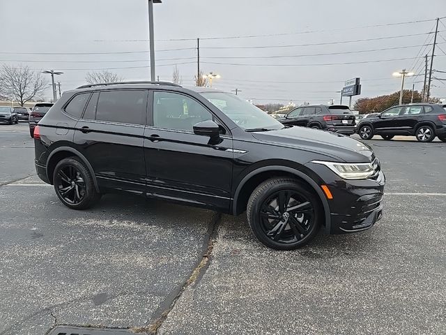 2024 Volkswagen Tiguan/Taos SE R-Line Black