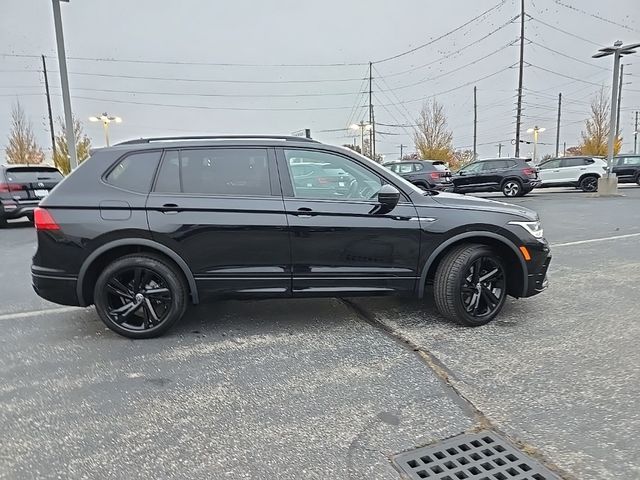 2024 Volkswagen Tiguan/Taos SE R-Line Black