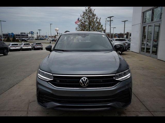 2024 Volkswagen Tiguan SE R-Line Black